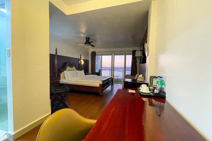 Room 7 of 80