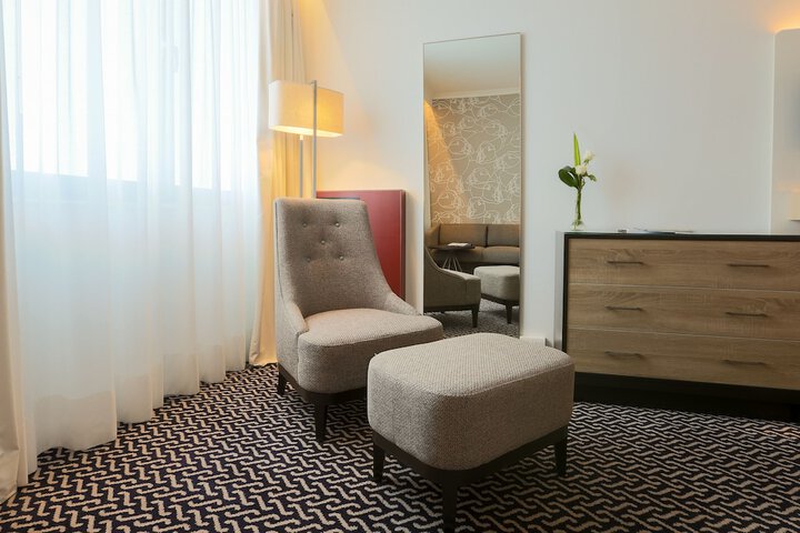 Room 25 of 118