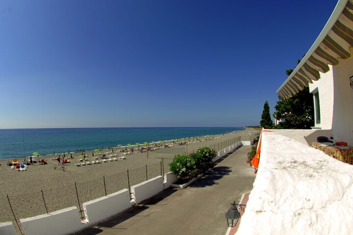 Beach 25 of 32