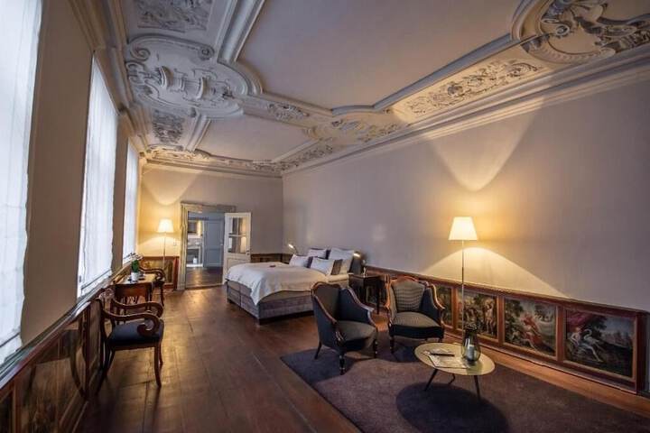 Room 9 of 54