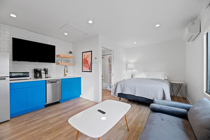 Room 1 of 35