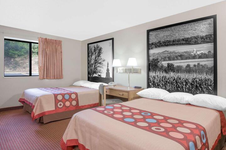 1 King Bed (7 of 16)
