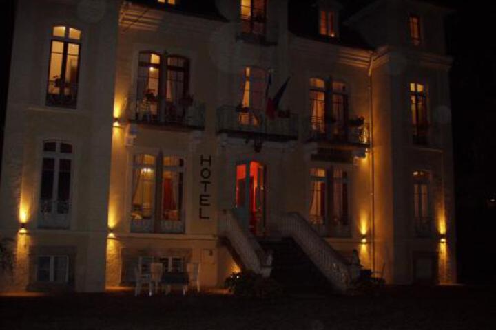 Image of LENVERS DU CASTILLE
