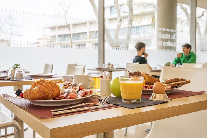 Breakfast buffet