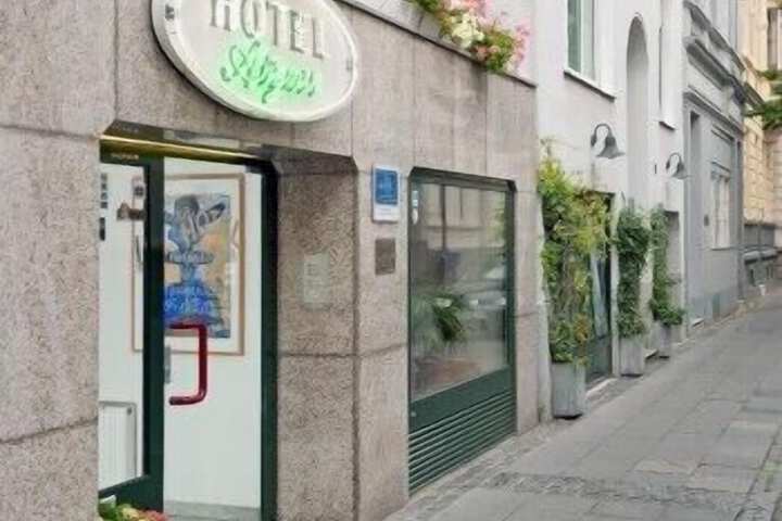 Hotel 42 of 43