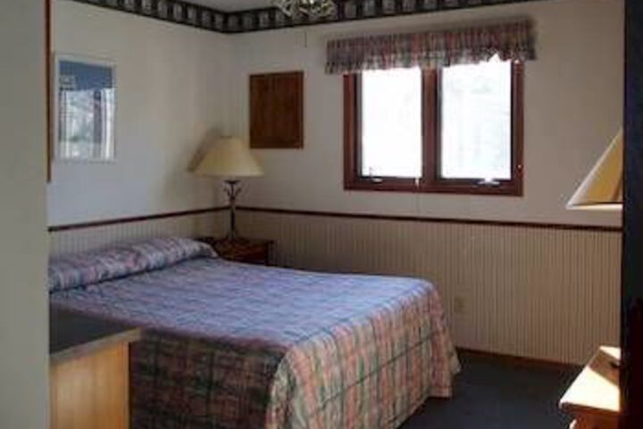 Room 3 of 20