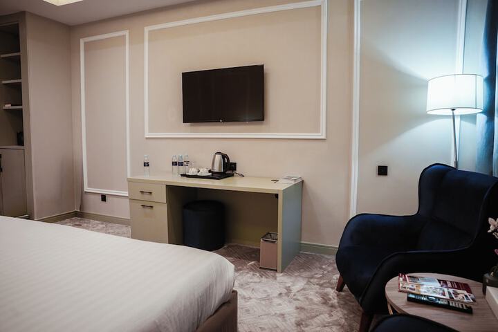 Room 9 of 30