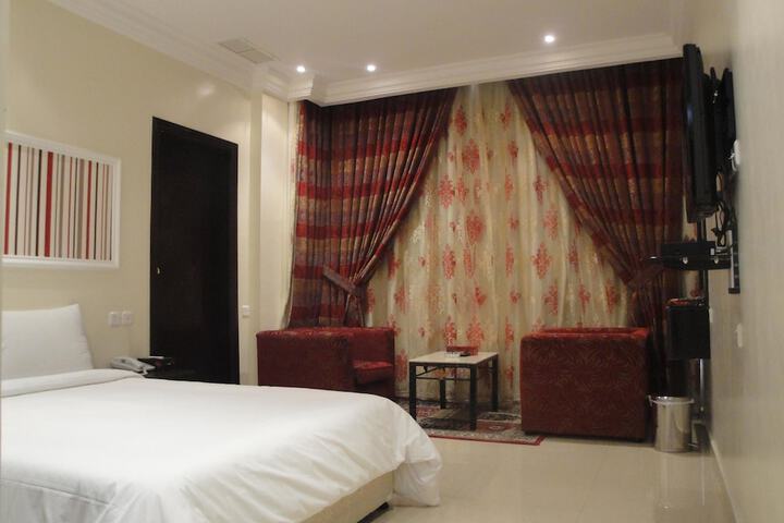 Marina Royal Hotel Suites