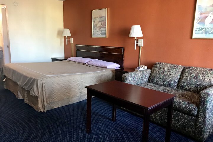 1 King Bed (7 of 7)