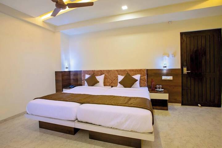 Room 14 of 38