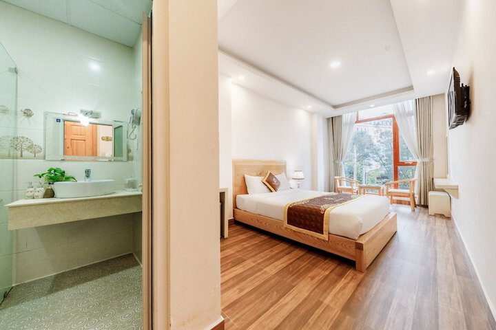 Golden Bee Hotel in Da Lat