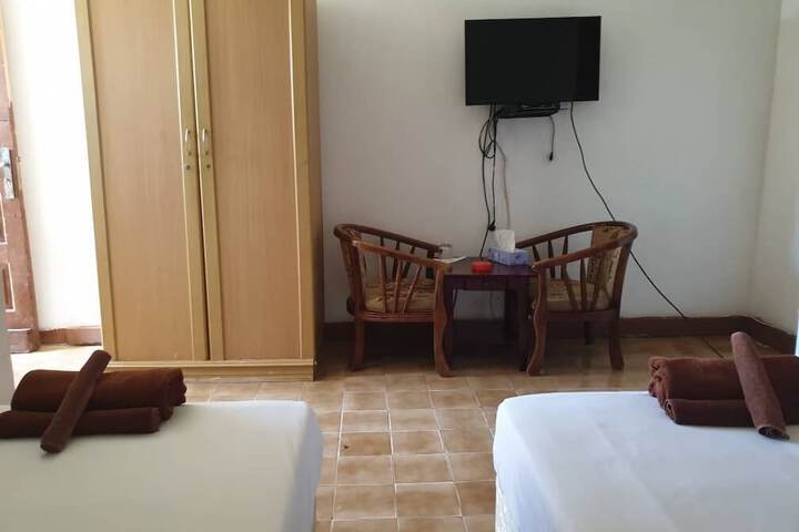 Room 5 of 15