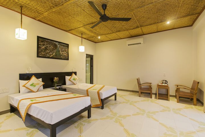 Room 10 of 26