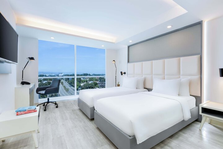 Room 10 of 43