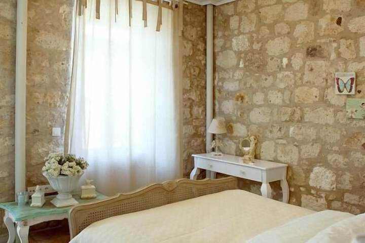 Room 3 of 40