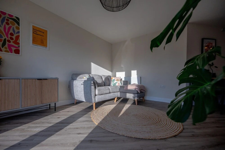 Room 11 of 18