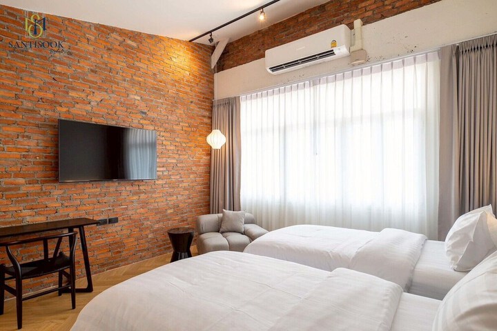 Room 5 of 51