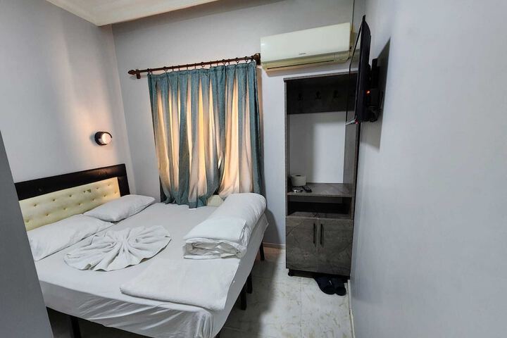 Room 7 of 39