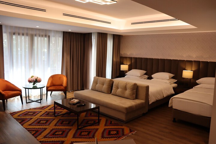 Room 5 of 31