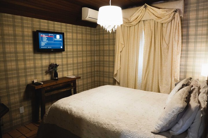 Room 25 of 128