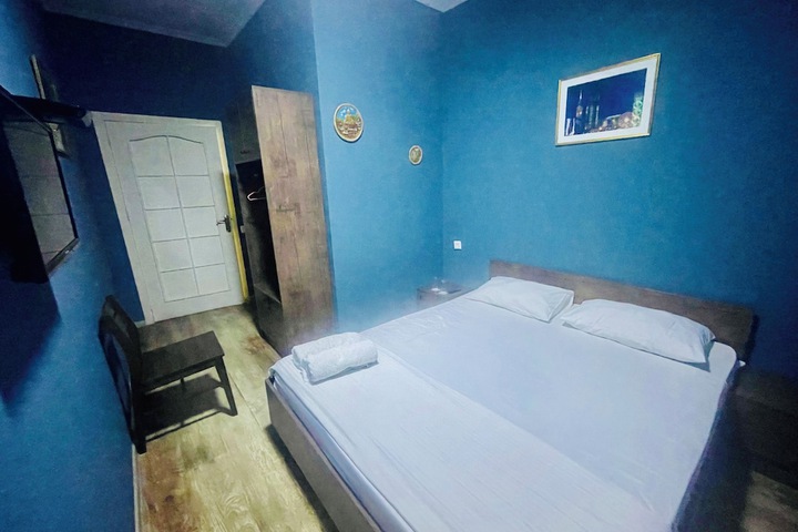 Room 26 of 146