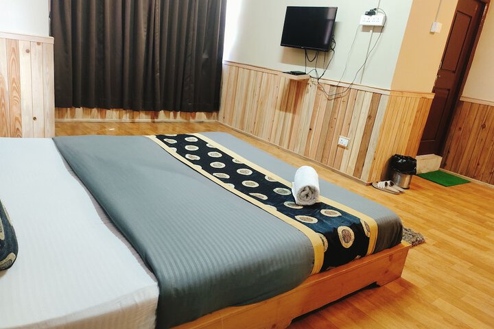 Room 5 of 34