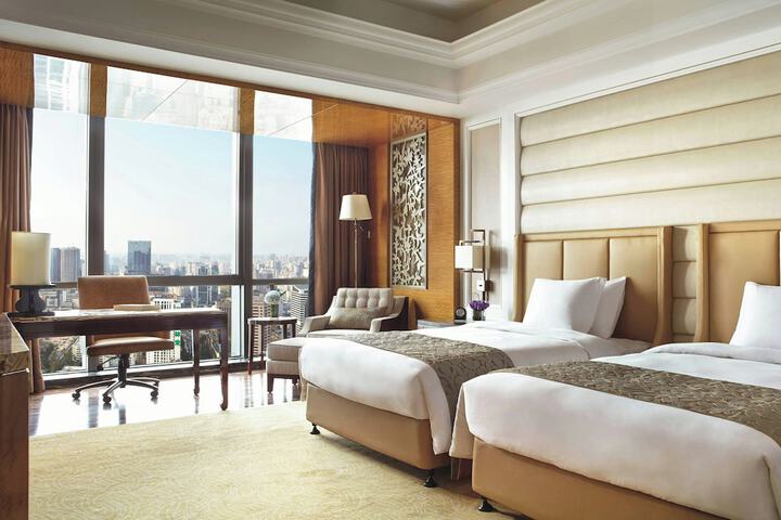 Room 48 of 122