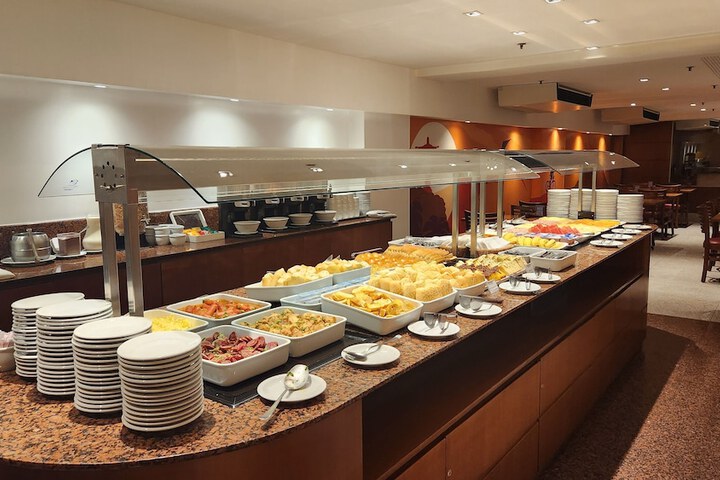 Breakfast/Coffee Service 35 of 60