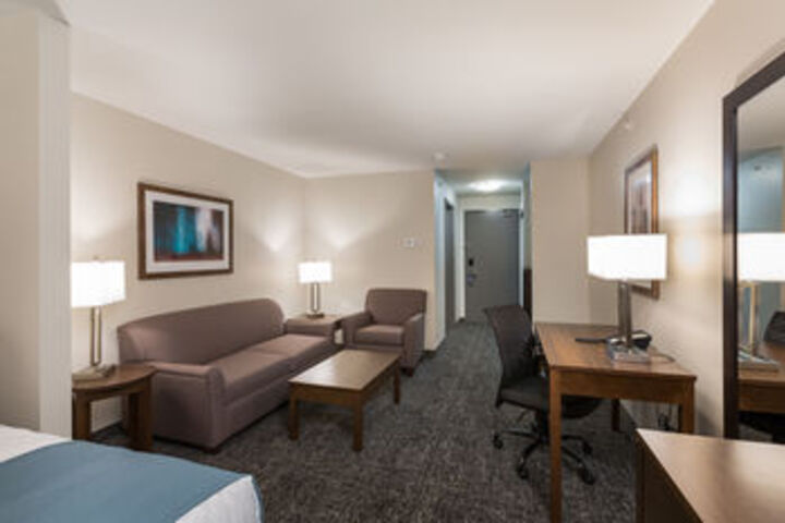 Room 35 of 60