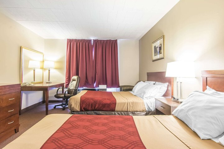2 Double Beds (1 of 6)