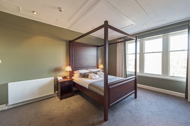 Room 57 of 153
