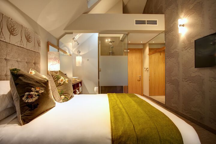 Room 36 of 90