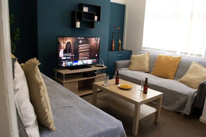Room 2 of 16