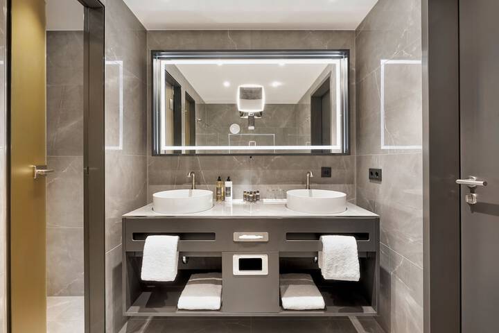 Room 30 of 55