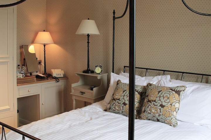 Room 5 of 61