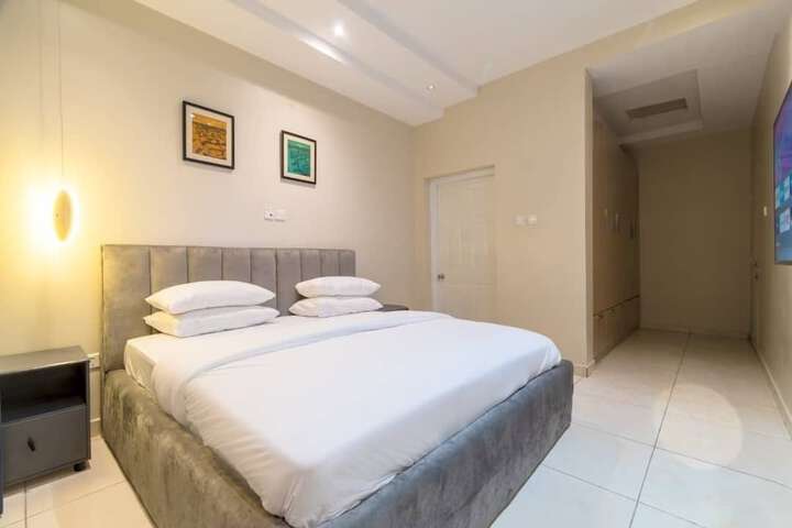 Room 7 of 31