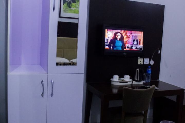 Room 37 of 155
