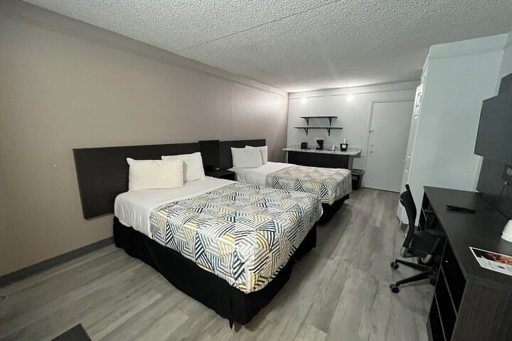 Room 15 of 27