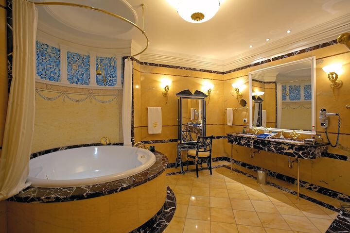 Spa 54 of 137