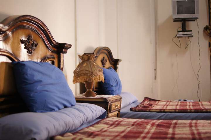 Room 4 of 37