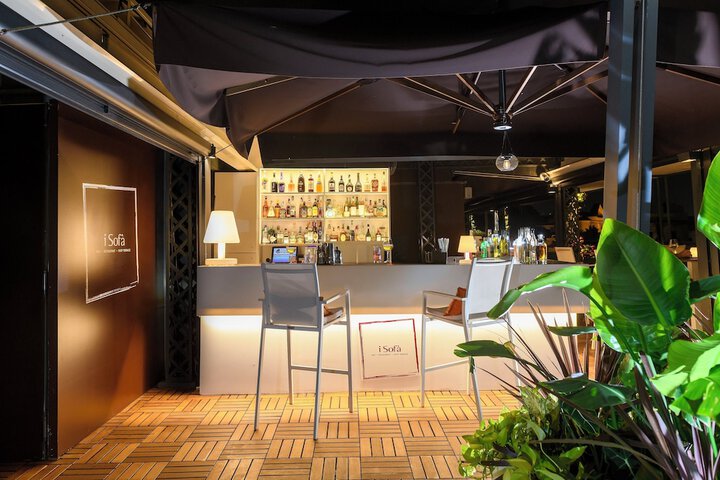 Lounge 103 of 134