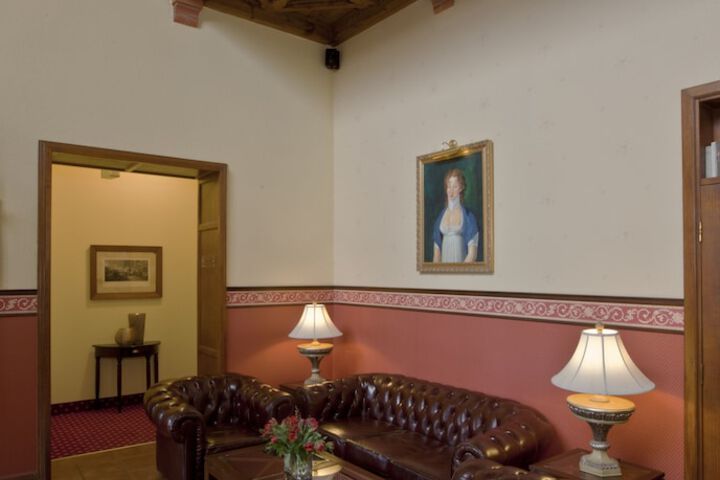 Hotel Interior 4 of 37