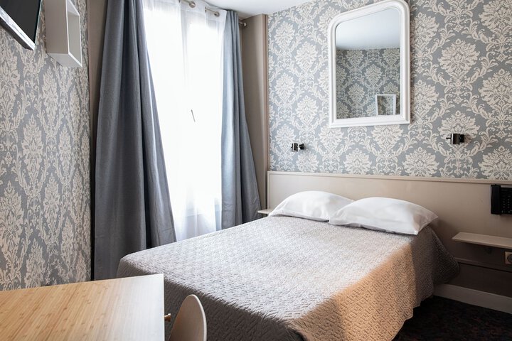 Room 9 of 23