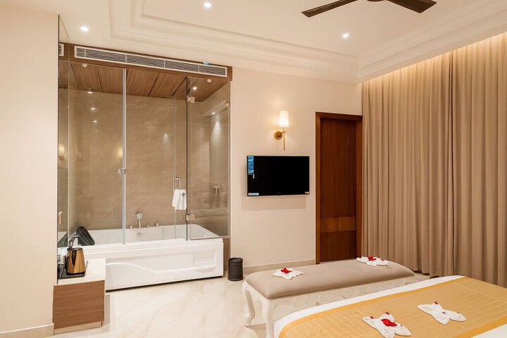 Room 48 of 61