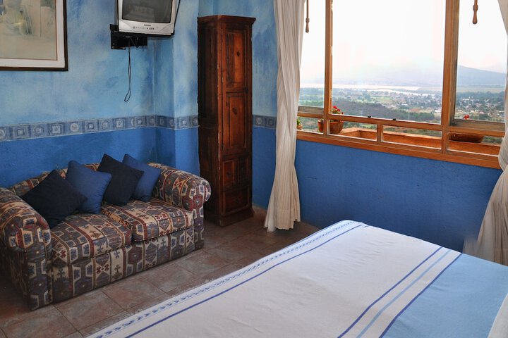 Room 8 of 84