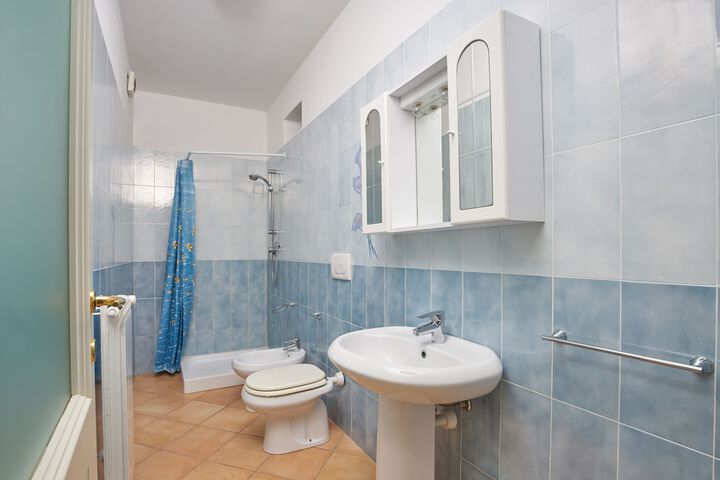 Room 19 of 25