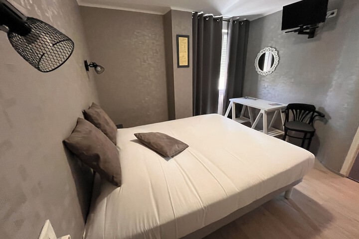Room 18 of 34