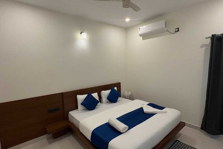 Room 9 of 24