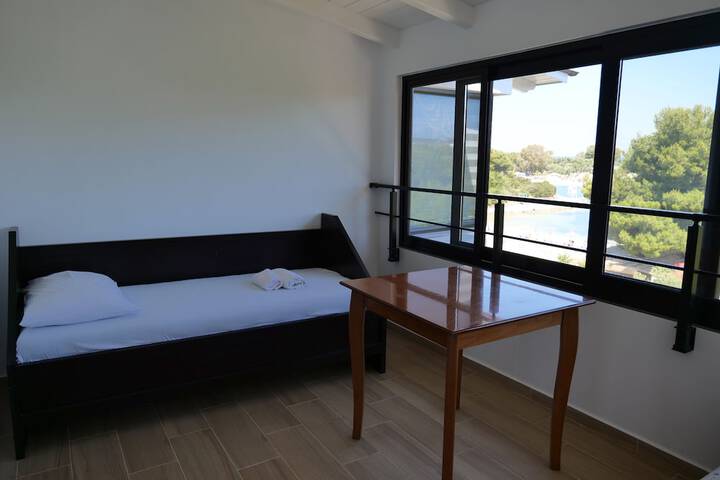 Room 8 of 61