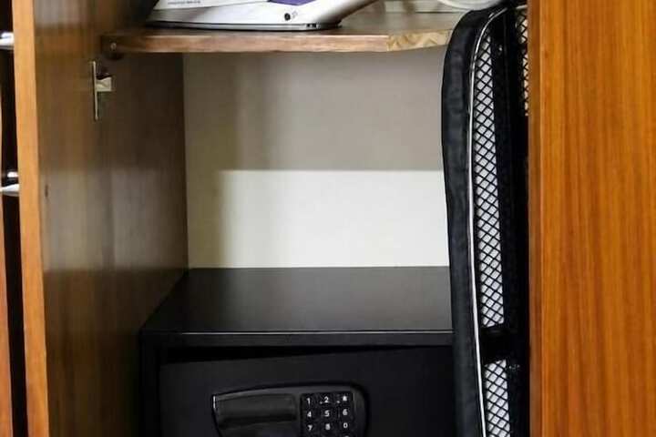 Room 15 of 53